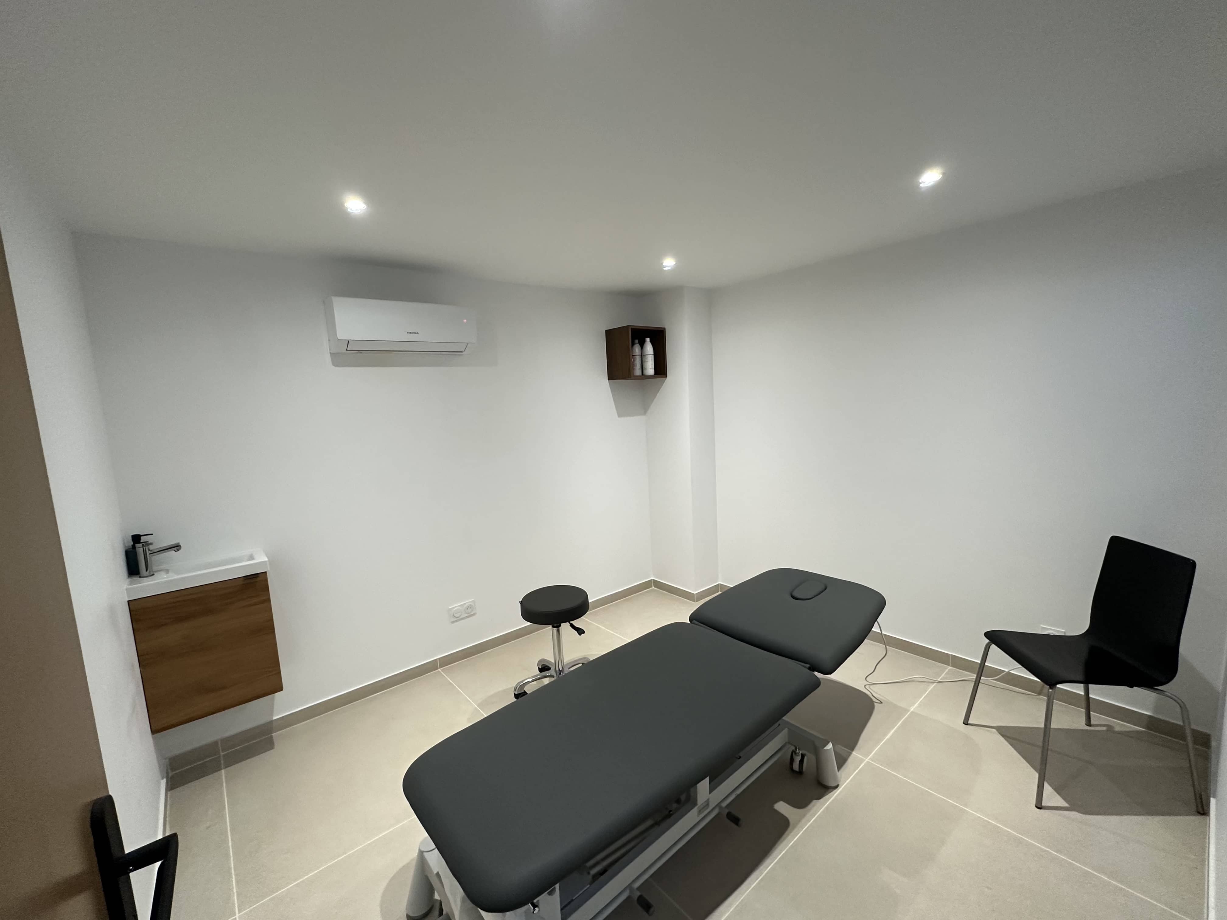 Cabinet d'ostéopathie Fawzi Reggabi au cabinet PhysioZone Marseille