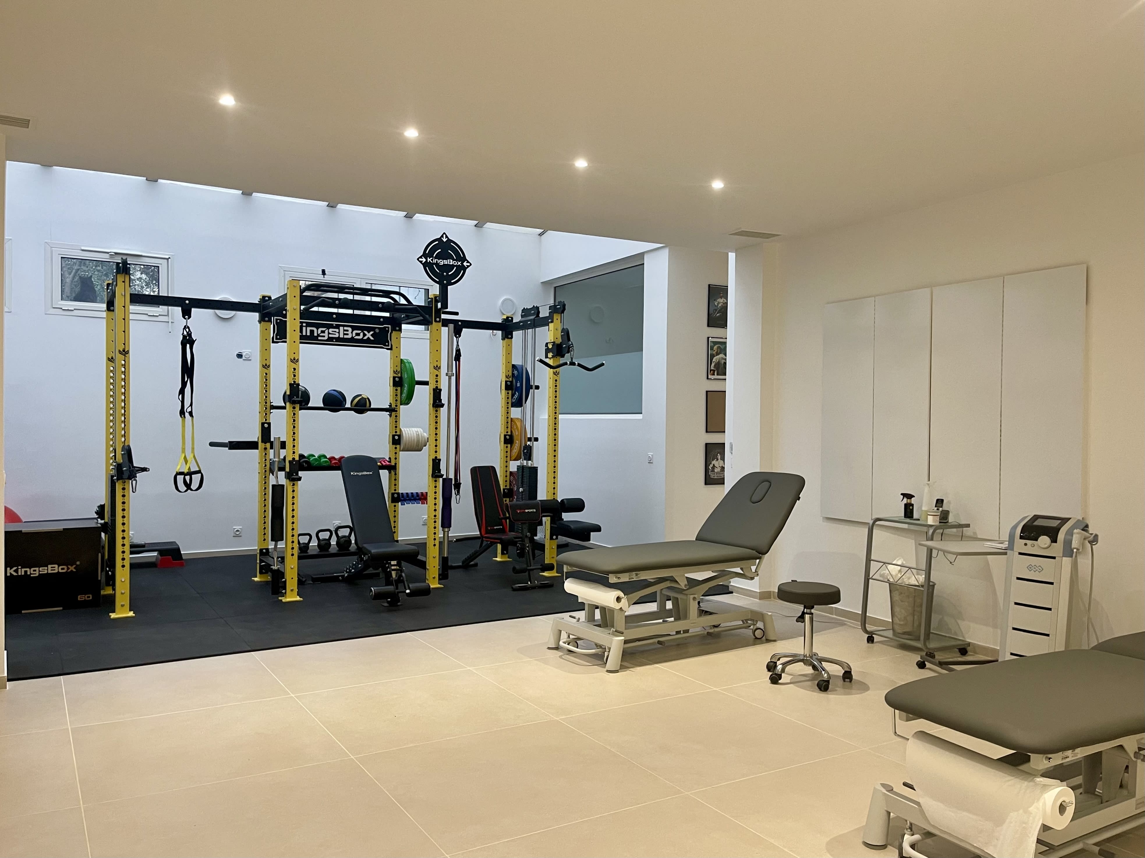 Salle de rééducation équipée du cabinet Physiozone à Marseille